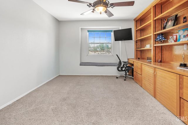 6301 Canyon View Court, Bakersfield, CA 93306