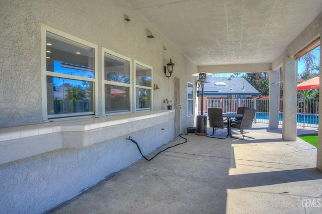 6301 Canyon View Court, Bakersfield, CA 93306