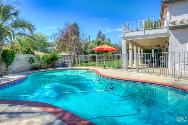 6301 Canyon View Court, Bakersfield, CA 93306