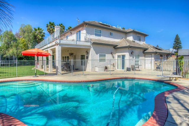 6301 Canyon View Court, Bakersfield, CA 93306