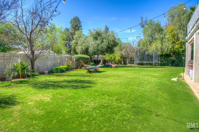 6301 Canyon View Court, Bakersfield, CA 93306