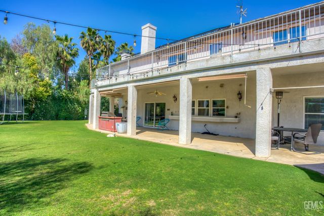 6301 Canyon View Court, Bakersfield, CA 93306