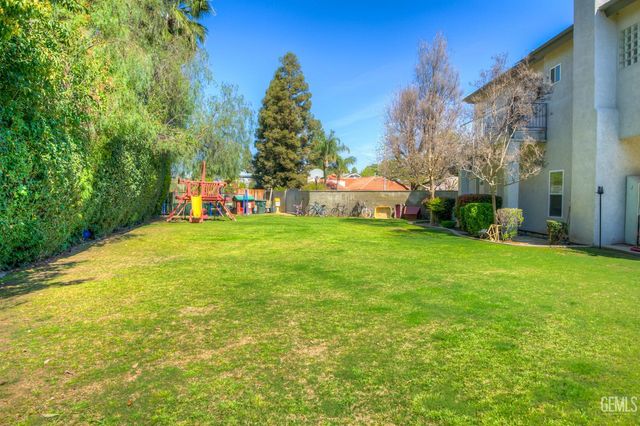 6301 Canyon View Court, Bakersfield, CA 93306