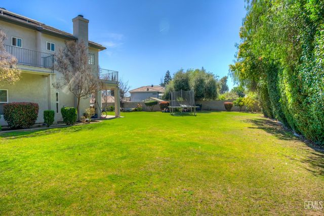 6301 Canyon View Court, Bakersfield, CA 93306