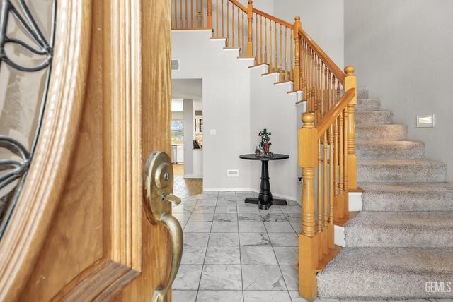 6301 Canyon View Court, Bakersfield, CA 93306