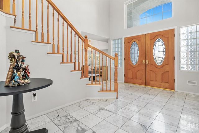 6301 Canyon View Court, Bakersfield, CA 93306