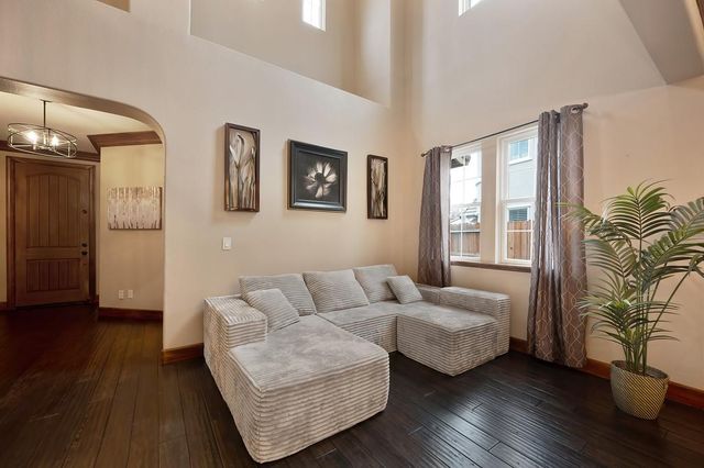 1656 Ainsworth Ln, Lincoln, CA 95648