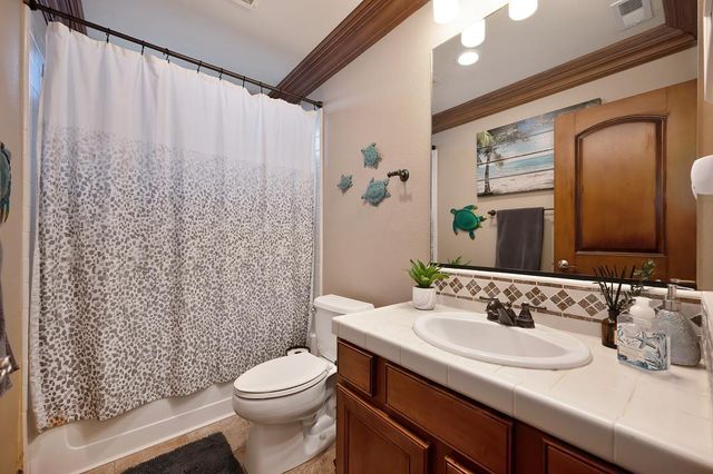 1656 Ainsworth Ln, Lincoln, CA 95648