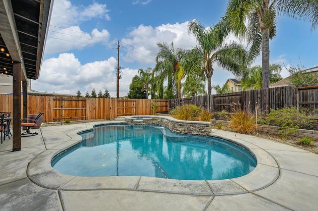 1656 Ainsworth Ln, Lincoln, CA 95648