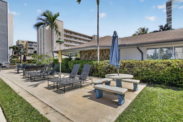 400 NE 12th Avenue 405, Hallandale Beach, FL 33009