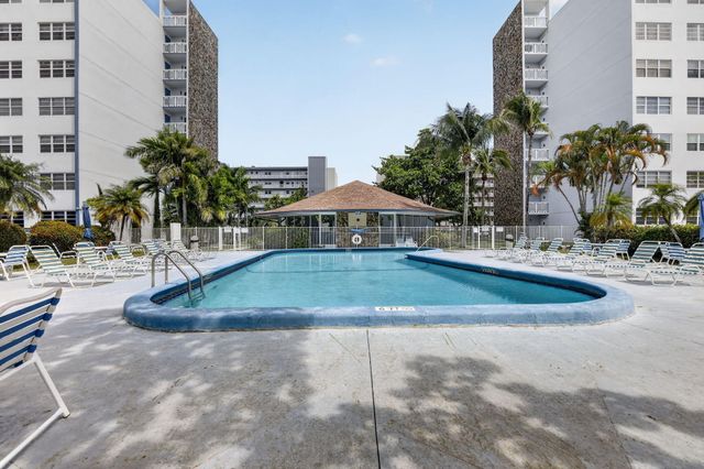 400 NE 12th Avenue 405, Hallandale Beach, FL 33009