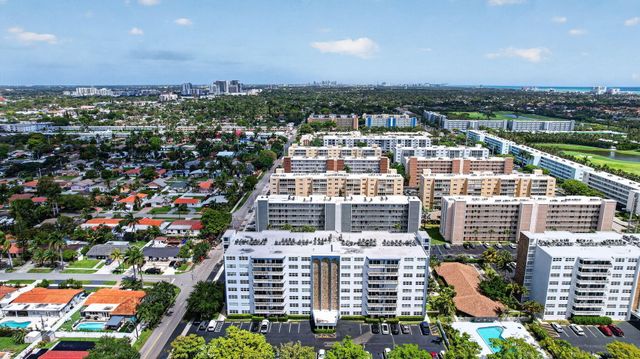 400 NE 12th Avenue 405, Hallandale Beach, FL 33009