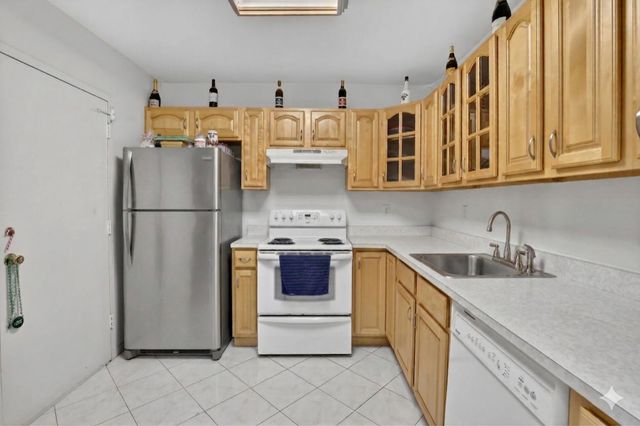 400 NE 12th Avenue 405, Hallandale Beach, FL 33009