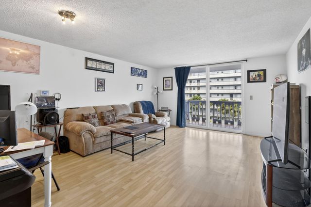 400 NE 12th Avenue 405, Hallandale Beach, FL 33009