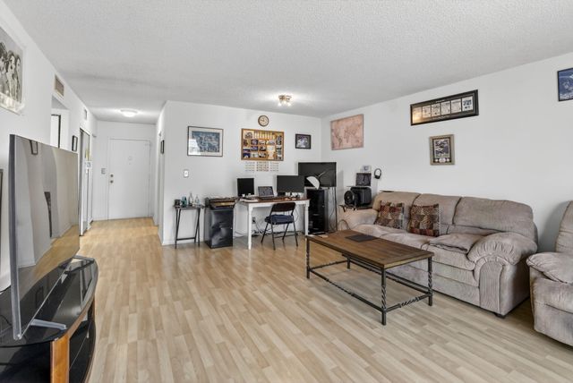 400 NE 12th Avenue 405, Hallandale Beach, FL 33009