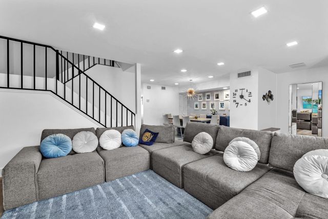 3904 Parkside Lane, Hollywood, FL 33021