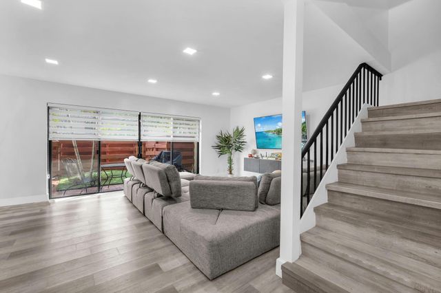 3904 Parkside Lane, Hollywood, FL 33021