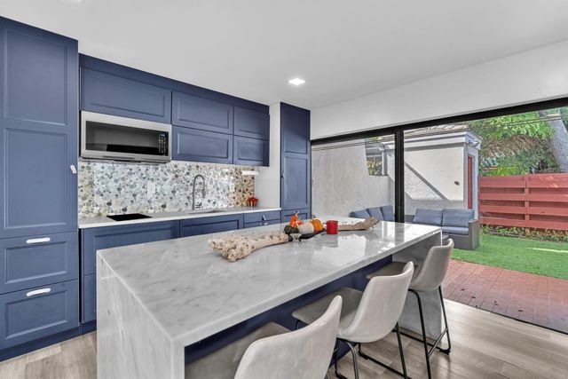 3904 Parkside Lane, Hollywood, FL 33021