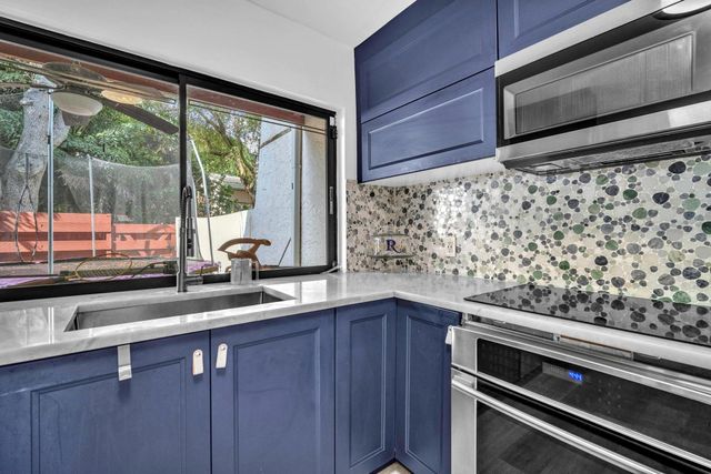 3904 Parkside Lane, Hollywood, FL 33021