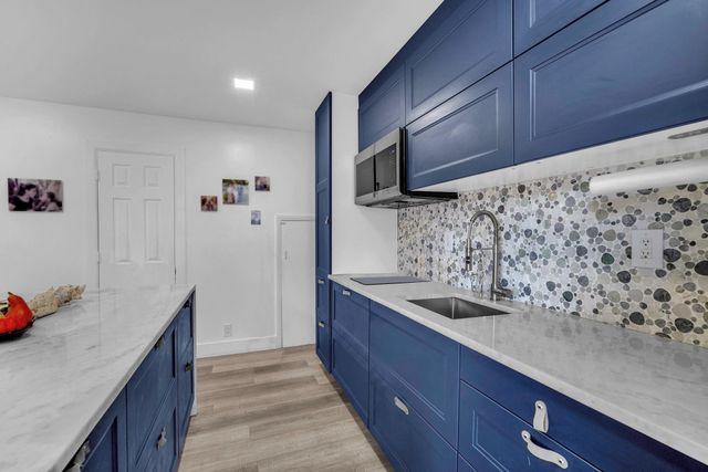 3904 Parkside Lane, Hollywood, FL 33021