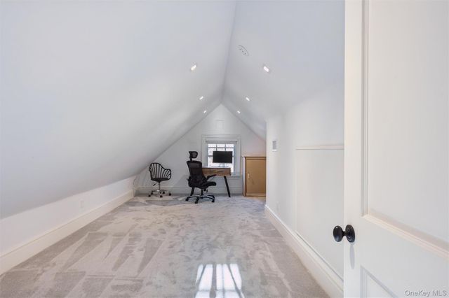 30 Club Lane, Remsenburg, NY 11960