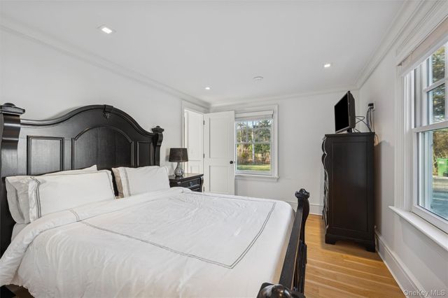 30 Club Lane, Remsenburg, NY 11960