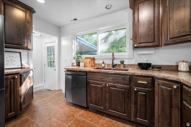 185 E SOUTH WEBER DR, South Weber, UT 84405