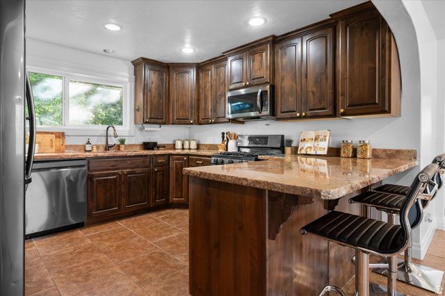 185 E SOUTH WEBER DR, South Weber, UT 84405