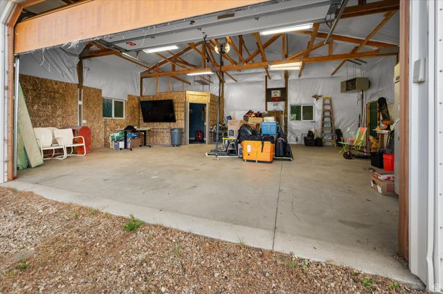 185 E SOUTH WEBER DR, South Weber, UT 84405