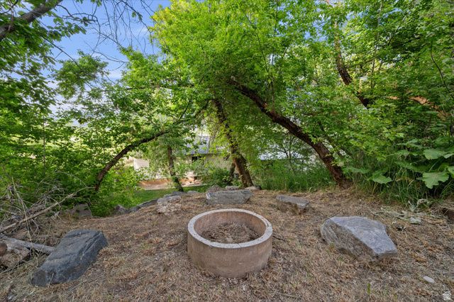 185 E SOUTH WEBER DR, South Weber, UT 84405