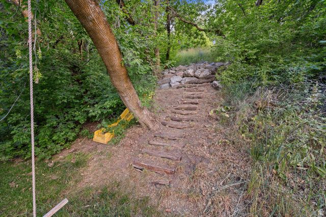 185 E SOUTH WEBER DR, South Weber, UT 84405
