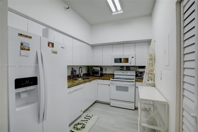 3300 NE 191st Street 114, Aventura, FL 33180