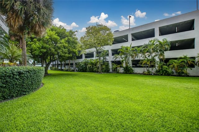 3300 NE 191st Street 114, Aventura, FL 33180