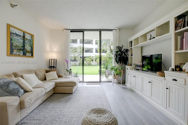 3300 NE 191st Street 114, Aventura, FL 33180