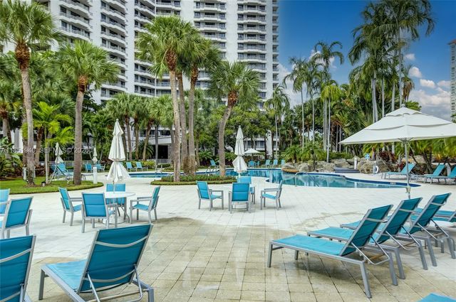 3300 NE 191st Street 114, Aventura, FL 33180