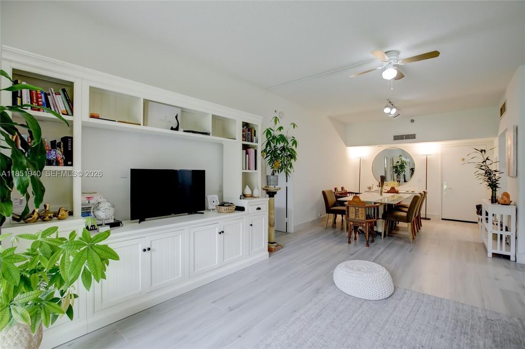 3300 NE 191st Street 114, Aventura, FL 33180