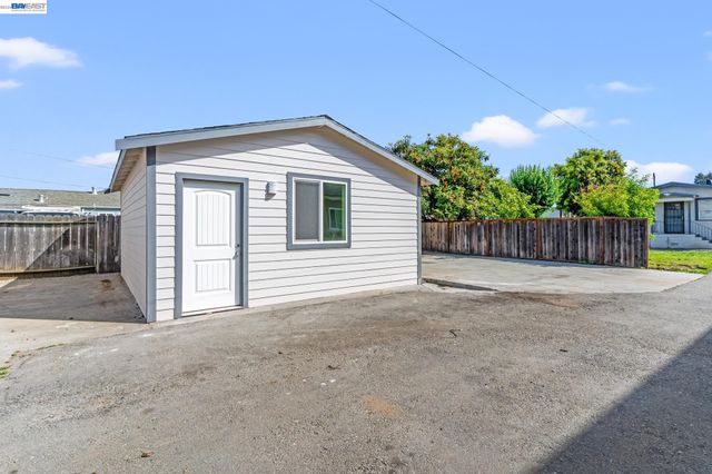 22844 Alice St, Hayward, CA 94541