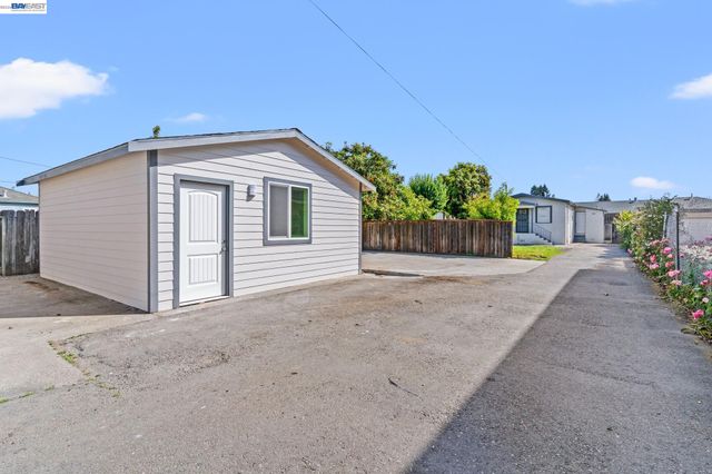 22844 Alice St, Hayward, CA 94541