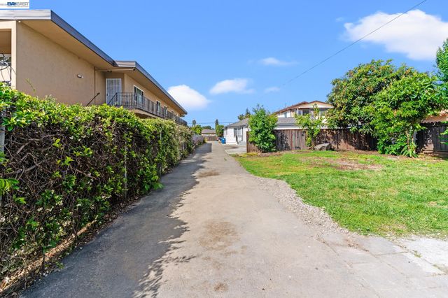 22844 Alice St, Hayward, CA 94541