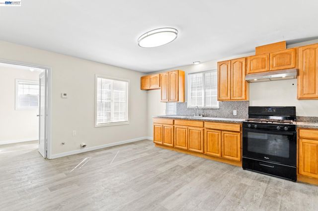 22844 Alice St, Hayward, CA 94541