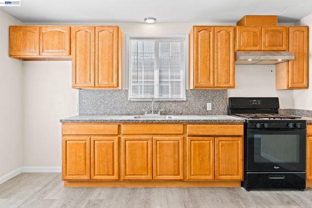 22844 Alice St, Hayward, CA 94541