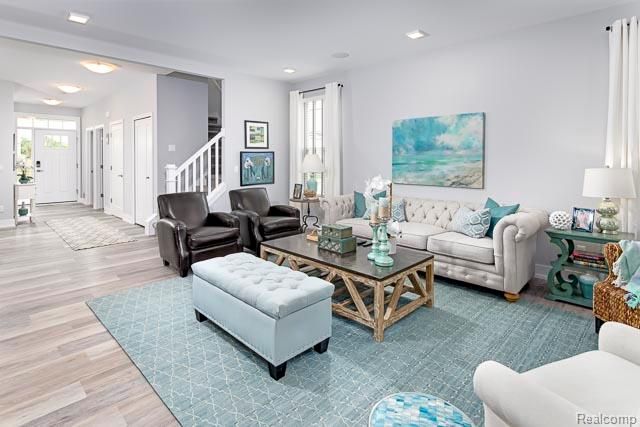 710 Schalm Dr, Clawson, MI 48017