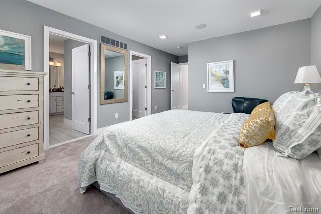 710 Schalm Dr, Clawson, MI 48017