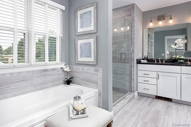 710 Schalm Dr, Clawson, MI 48017