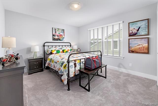 710 Schalm Dr, Clawson, MI 48017