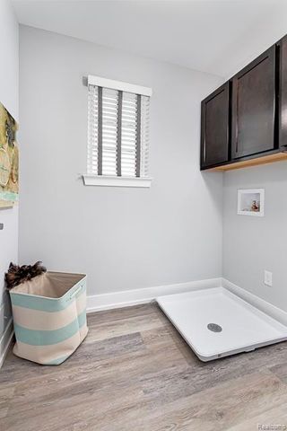 710 Schalm Dr, Clawson, MI 48017