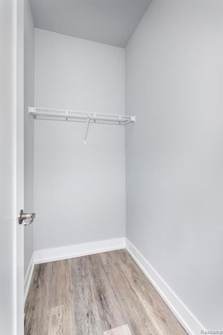 710 Schalm Dr, Clawson, MI 48017