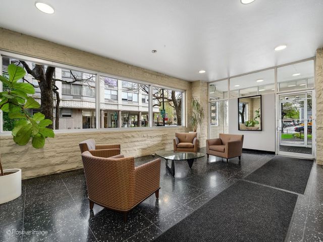 5801 N Sheridan Road 16B, Chicago, IL 60660