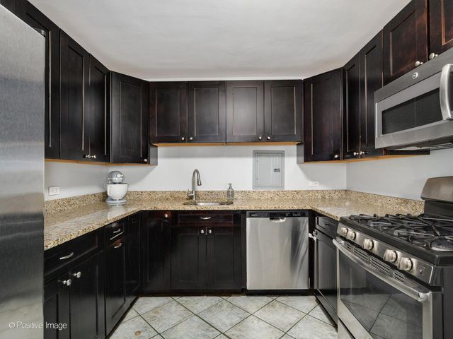 5801 N Sheridan Road 16B, Chicago, IL 60660