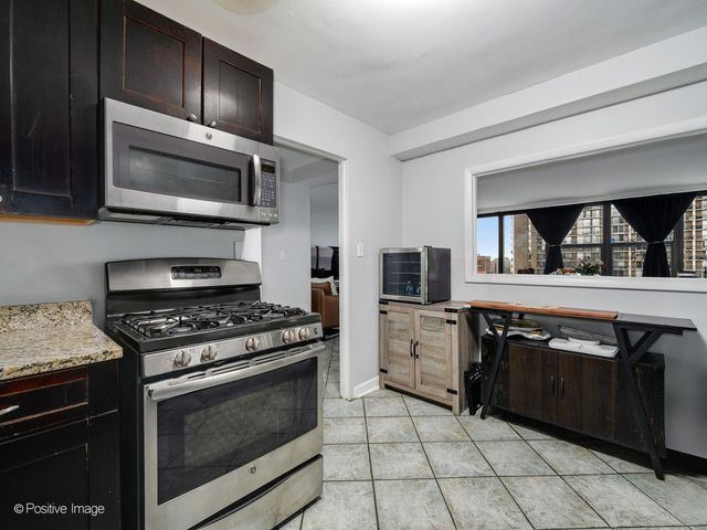 5801 N Sheridan Road 16B, Chicago, IL 60660